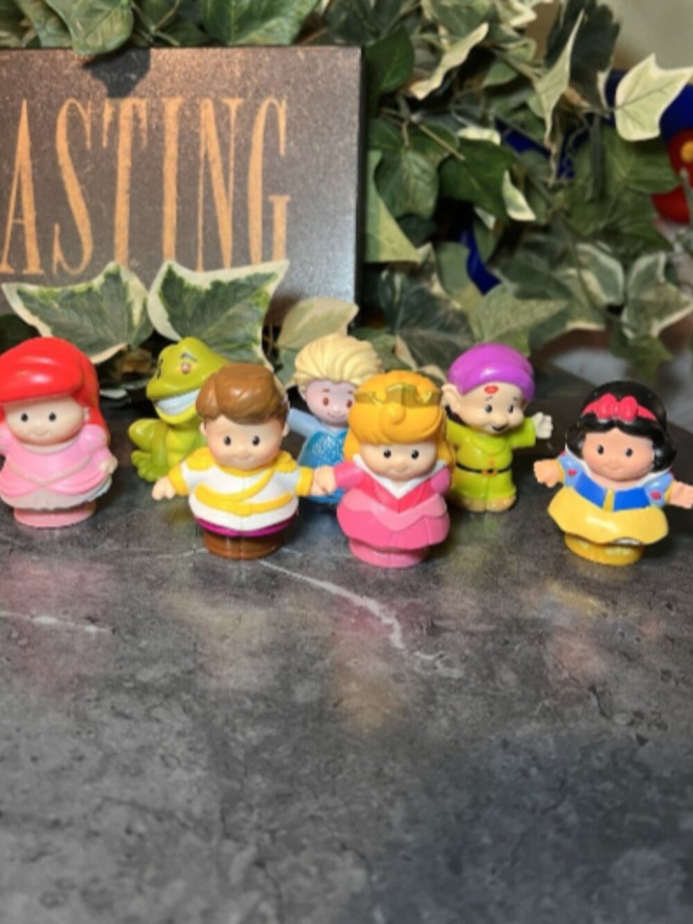 7 Fisher Price Little People Princesses, prince, Frog and dopey